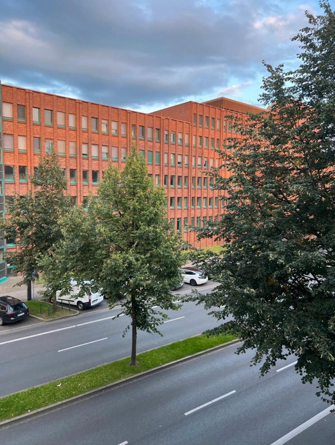 Moderne Und Helle Ferienwohnung Im Herzen Der Stadt Dortmund Exterior foto